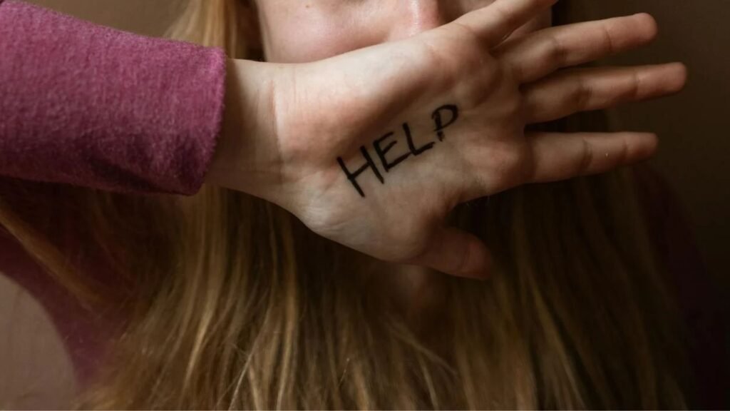 Chhattisgarh News: रॉन्ग नम्बर में दोस्ती के बाद 17 वर्षीय नाबालिग किशोरी से रेप