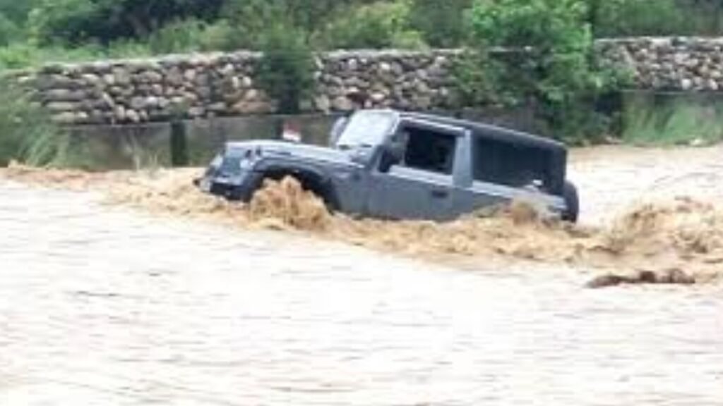 chamba-mahindra-thar-accident-ravi-river