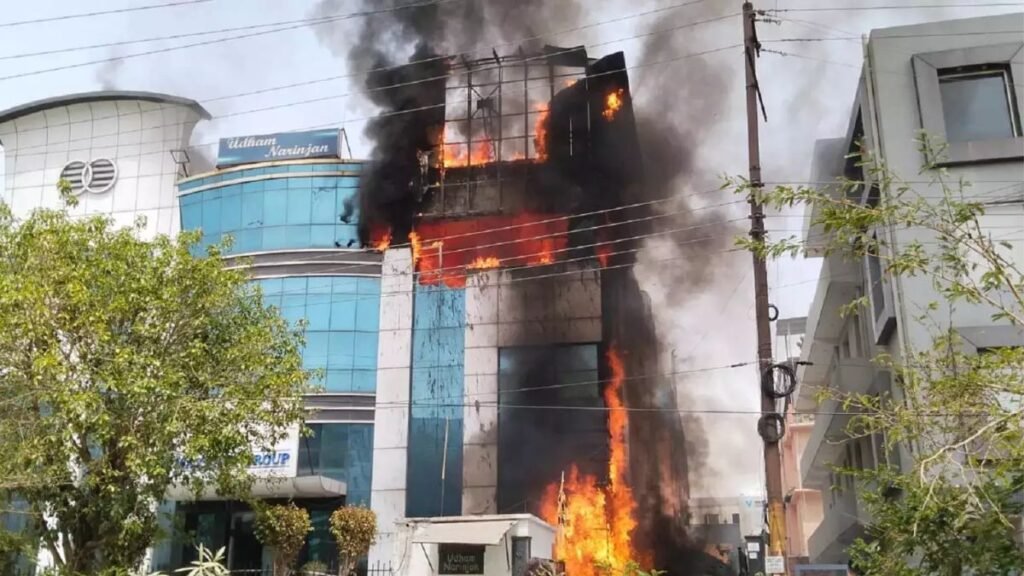 noida-sector-37-fire-panic-relief-work
