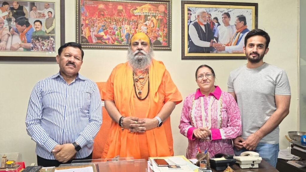 shrimahant-narayan-giri-meets-bjp-leader-shyam-jaju