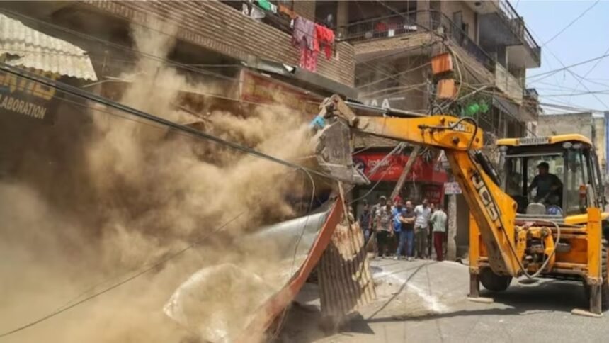 greater-noida-encroachment-removal-team-attacked-local-people-clash