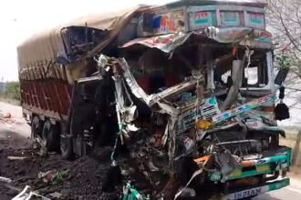 jaunpur-coal-truck-accident-driver-helper-dead