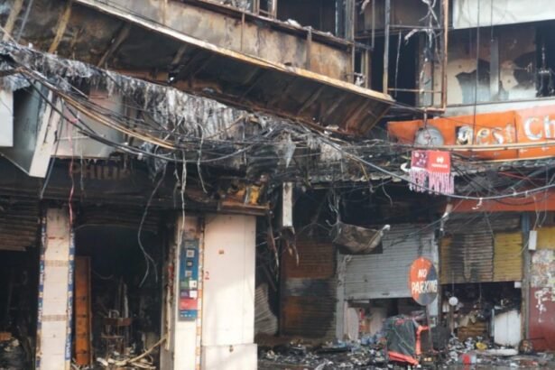 chandni-chowk-fire-125-shops-destroyed