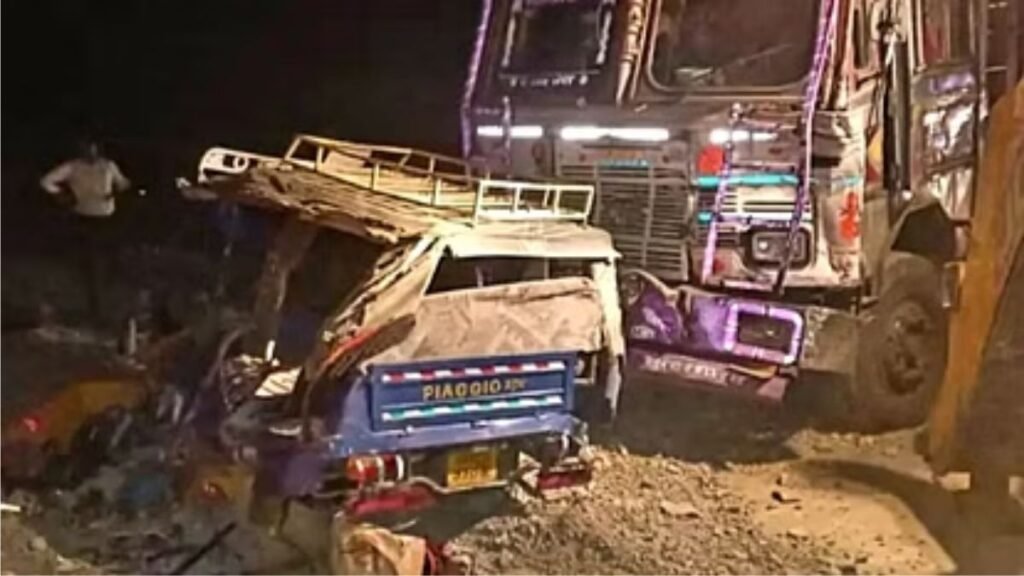 sonbhadra-road-accident-five-dead-auto-truck-collision