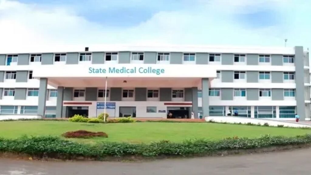 shahjahanpur-mein-medical-college-se-5-lakh-ki-sarkari-dawa-chori-gabhan-shadyantra-char-girftaar