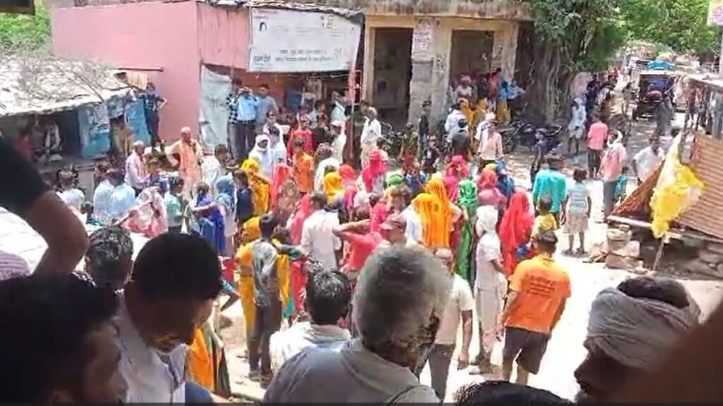 jamwaramgarh-buj-village-water-crisis-road-block-protest
