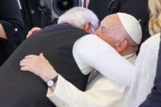 g7-summit-pope-francis-hugs-pm-modi