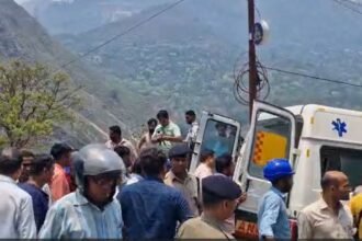 rudraprayag-accident-badrinath-highway-tempo-traveller-alaknanda