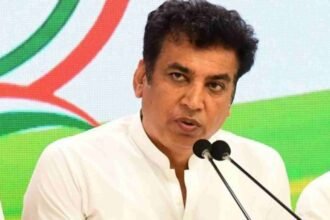 delhi-congress-water-crisis-matka-phod-protest-devendra-yadav