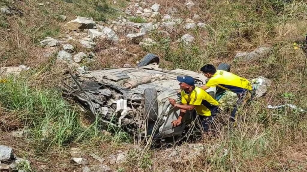 uttarakhand-paudi-garhwal-bolero-accident-10-injured