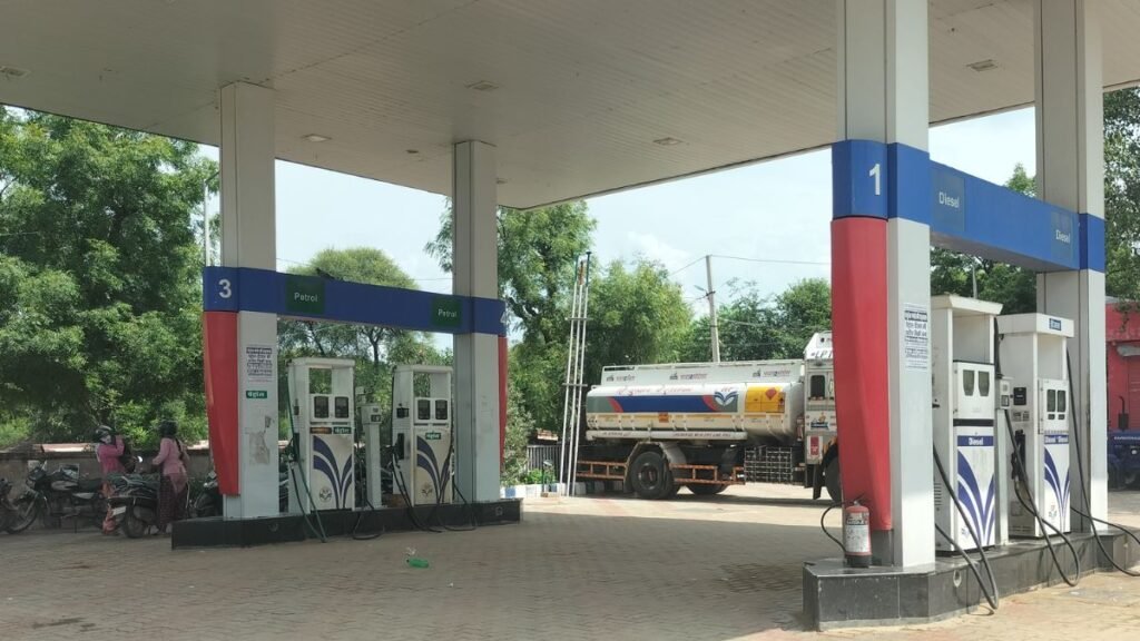petrol-pump-theft-nainwan-police-investigation