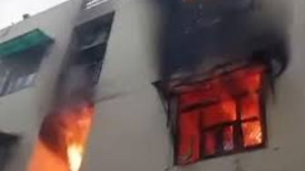 ghaziabad-vasundhara-lpg-cylinder-leakage-fire