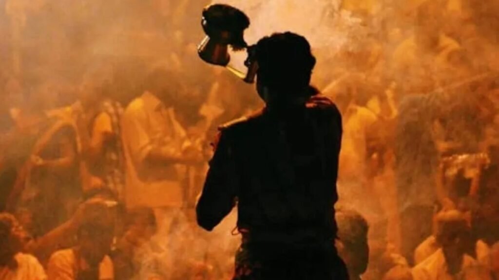 "indore-30-muslims-convert-to-hinduism-khajrana-temple"