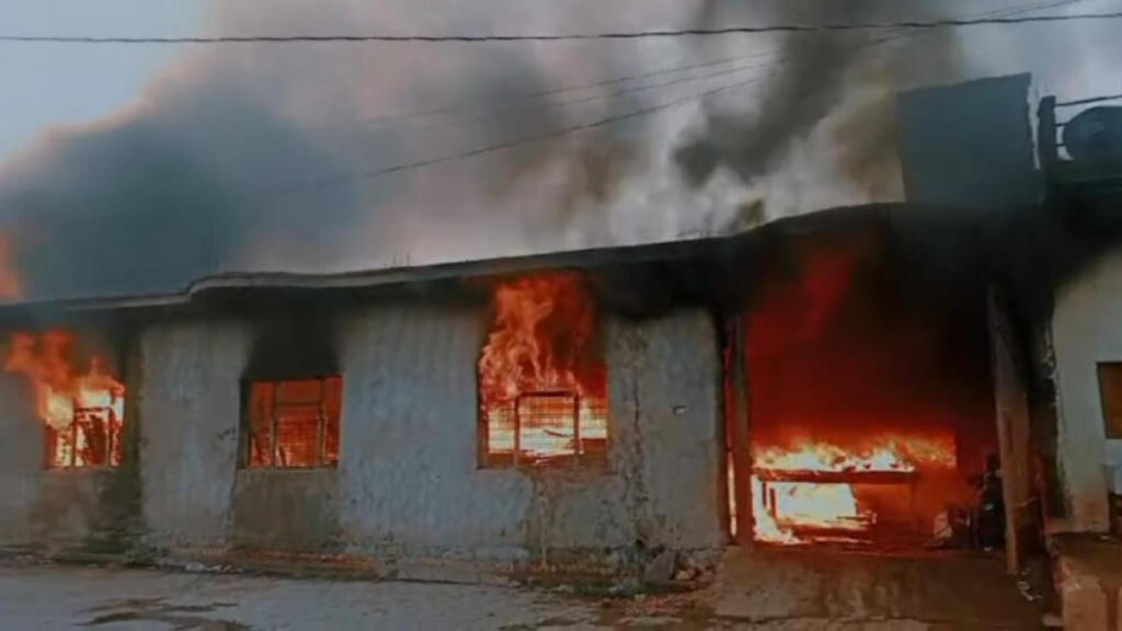 mathura-vrindavan-dress-showroom-fire-loss