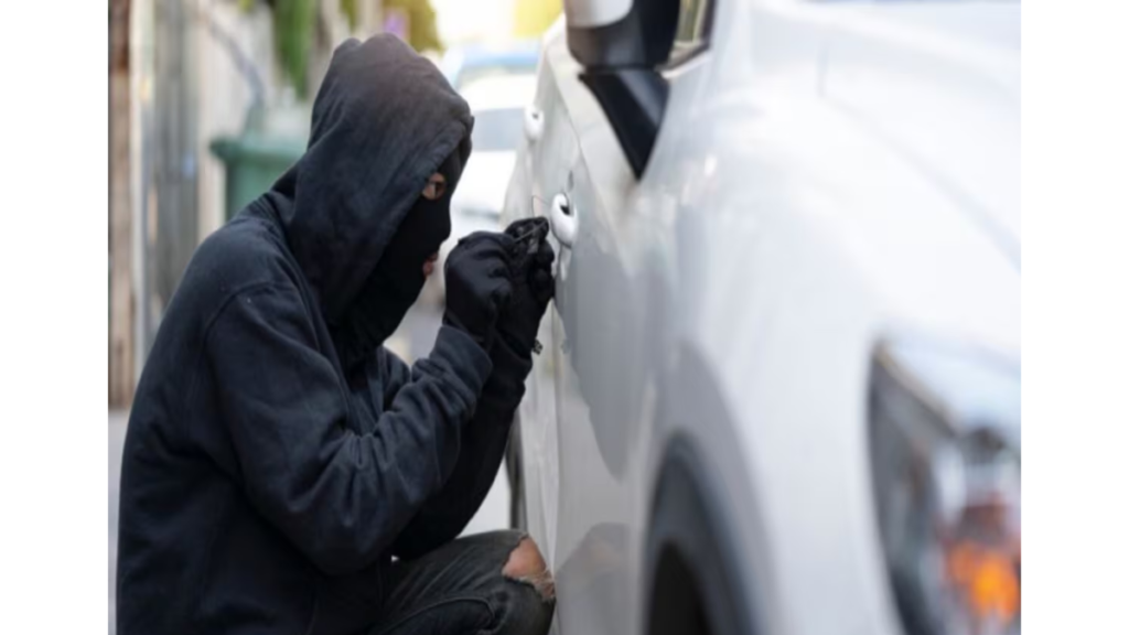 varanasi-hi-tech-car-thief-gang-arrest