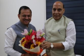 kanpur-mp-ramesh-awasthi-meets-defense-minister-rajnath-singh