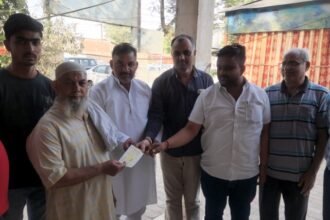 ghaziabad-rwa-nigam-parshad-provide-financial-aid