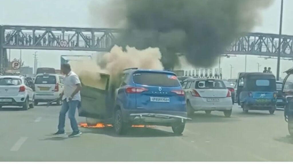 delhi-meerut-expressway-par-haadsa-chalte-vaahan-mein-aag