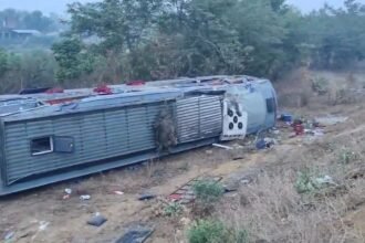 kannauj-delhi-bound-bus-accident-30-injured-14-serious