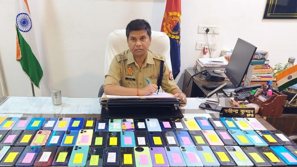 kanpur-south-surveillance-team-recovers-lost-mobiles