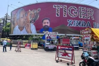 patna-nitish-tiger-zinda-hai-poster-pressure-politics