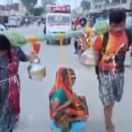 Bulandshahr में बेटे और बहू ने वृद्ध माँ को कंधे