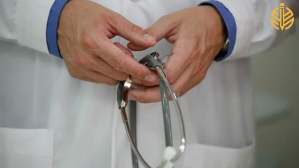 Ghaziabad के नए मुख्य चिकित्सा अधिकारी बने डॉ. अखिलेश मोहन, स्वास्थ्य सेवाओं में लाएंगे सुधार 7 Ghaziabad News