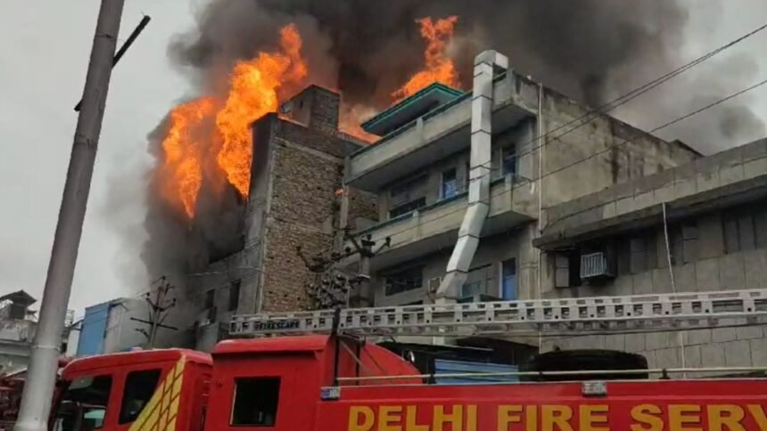 narela-plastic-factory-fire