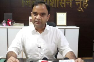 Samadhan-Camp-is-proving-to-be-a-powerful-platform-for-public-hearing-Deputy-Commissioner-Dhirendra-Khargata-