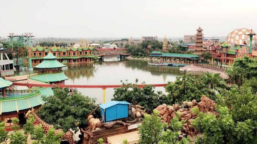 top-tourist-attractions-kanpur-blue-world-theme-park-moti-jheel-radha-krishna-temple