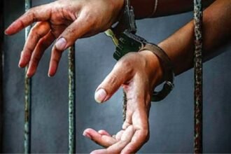 agra-doda-smuggler-arrested