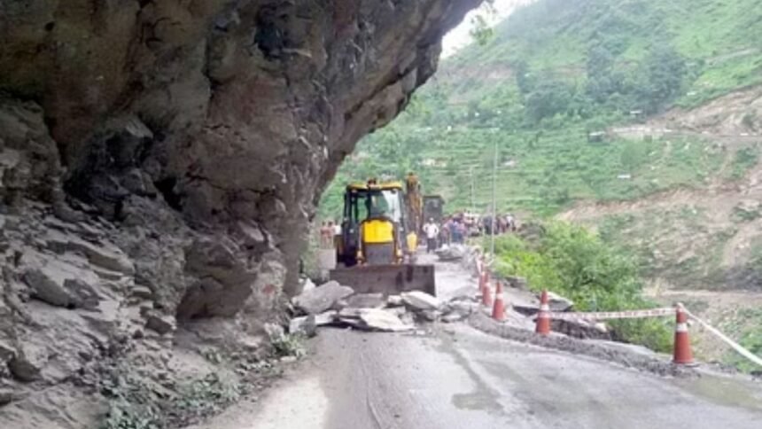 chamoli-badrinath-highway-evm-machines-transport