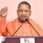 yogi-adityanath-shravasti-flood-relief-visit