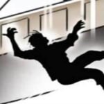 thakurganj-suspicious-death-youth-falls-from-building