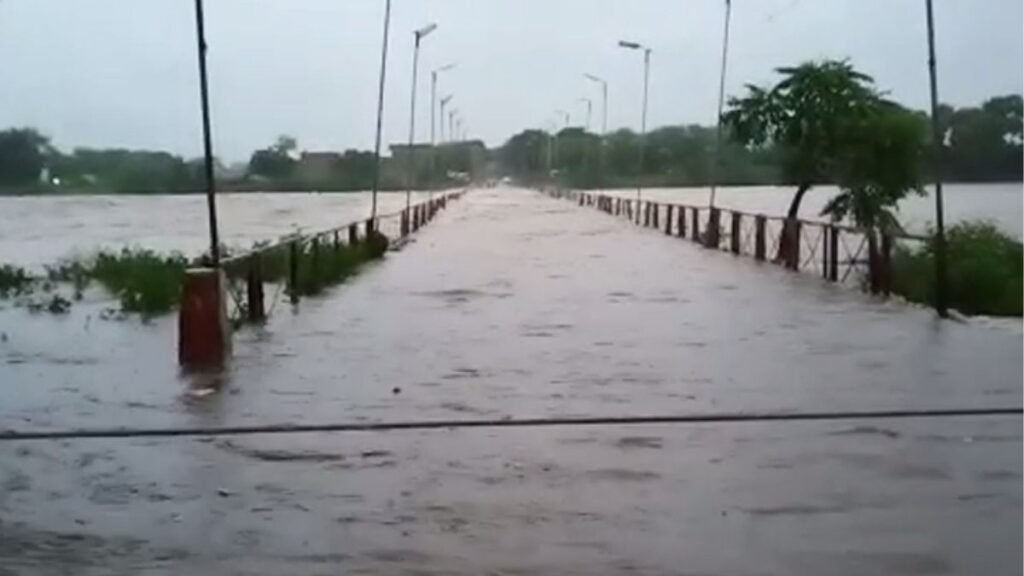 munak-canal-break-delhi-government-failure-flooding