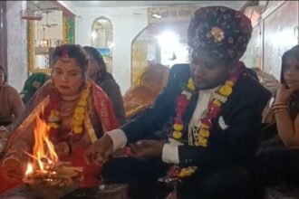 Carpenter-struggle-in-court-and-police-station-relationship-broken-after-wife-became-accountant-