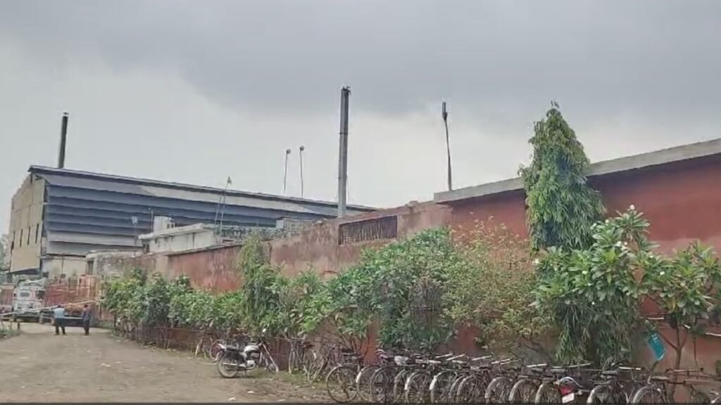 ispat-factory-bhatti-incident-five-workers-injured