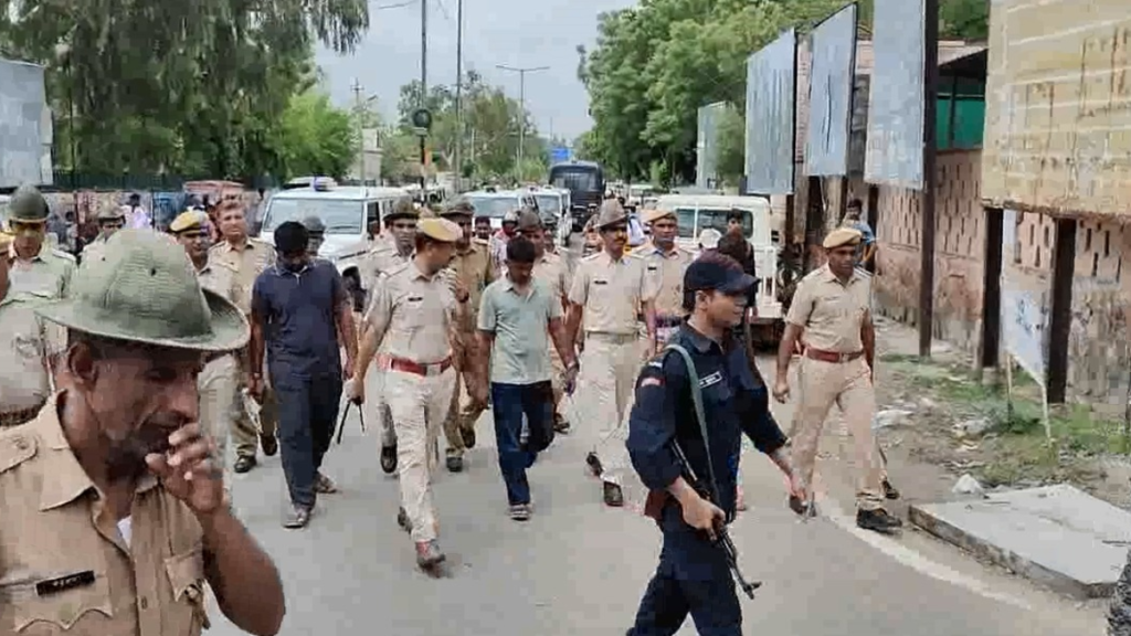 Rajasthan News बाड़मेर में दुकानदार पर हमला मुख्य आरोपी सहित तीन गिरफ्तार, शहर में हथकड़ी परेड