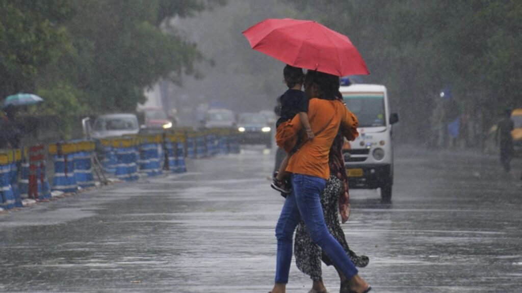 UP Weather Update: Monsoon to change its pattern in Uttar Pradesh? Heavy rain alert for these districts