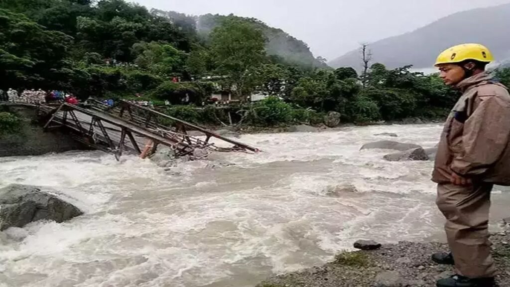nainital-heavy-rain-red-alert