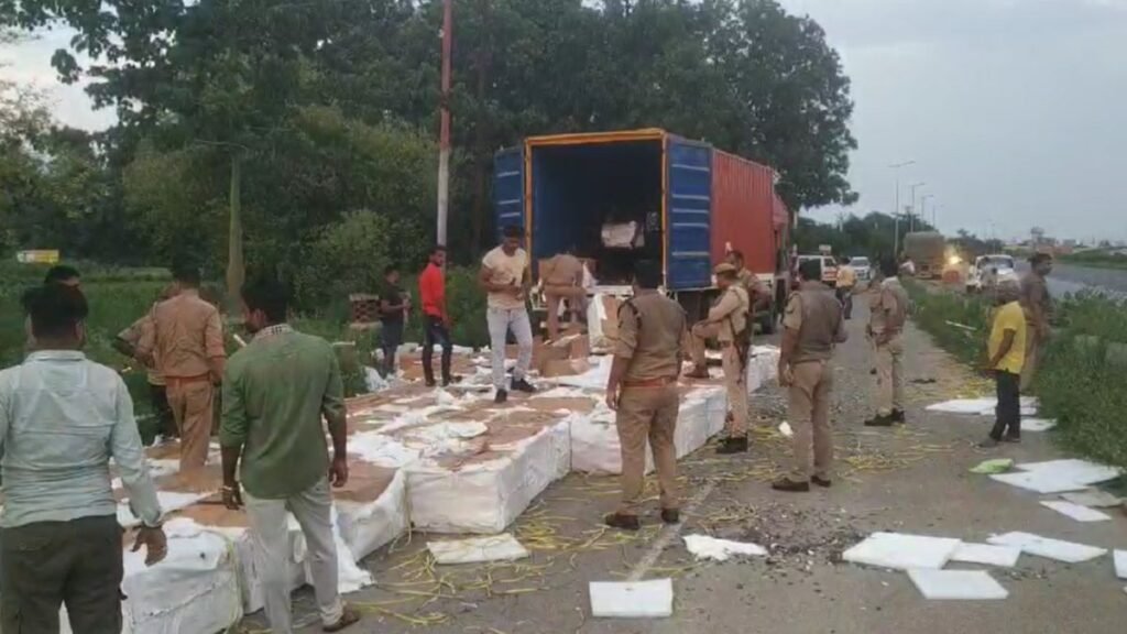 etawah-illegal-liquor-18-lakh