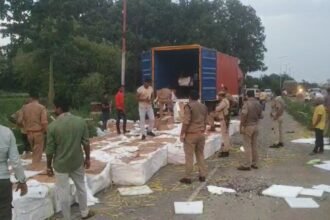 etawah-illegal-liquor-18-lakh
