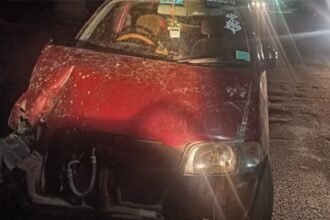 kanpur-speeding-car-crash-semi-naked-woman-men