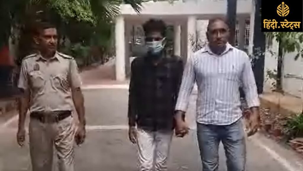 delhi-police-arrests-notorious-criminal-vicky-goswami-with-stolen-motorcycle