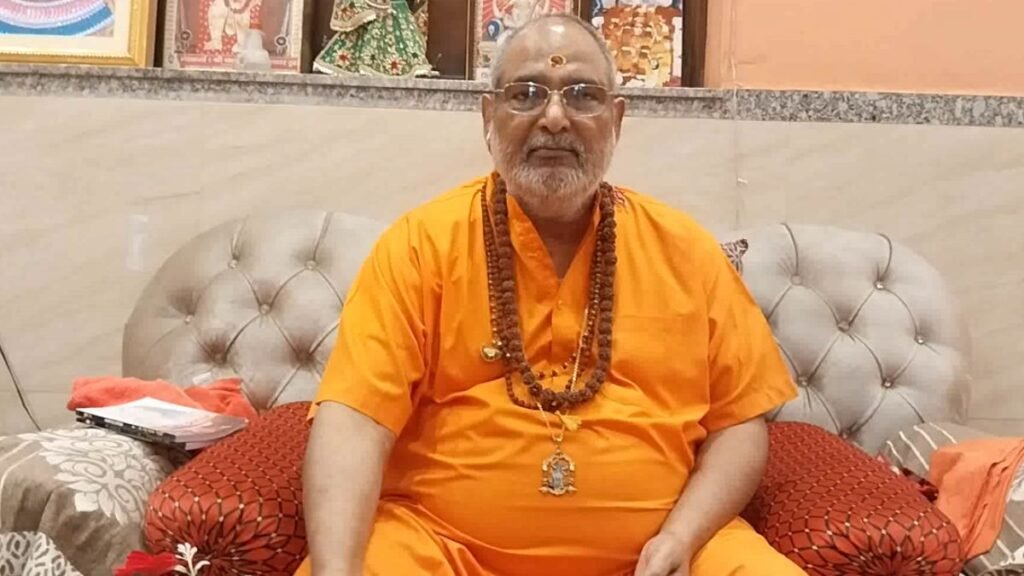 sant-samaj-ki-tikhi-pratikriya-mafi-ki-mang