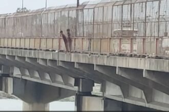 farrukhabad-children-risking-lives-2024