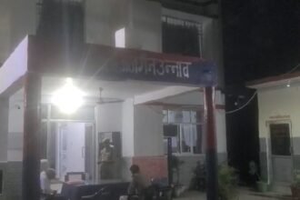 unnao-police-seize-40-lakh-cash-from-car