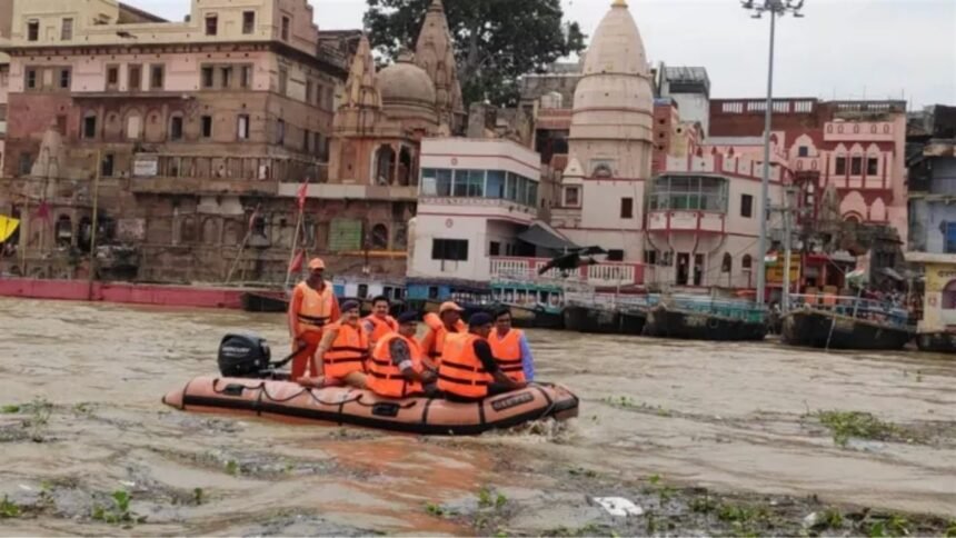 up-flood-news-varanasi-ghats-disconnected-ndrf-alert