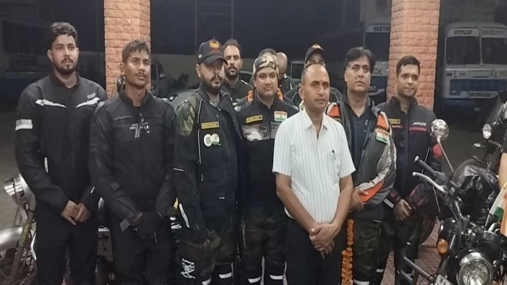 national-riders-group-departs-to-kargil-to-honor-martyrs
