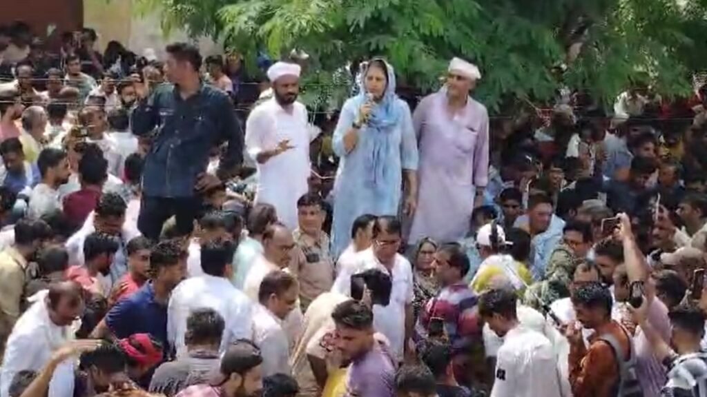 sadalpur-yuvti-murder-protest